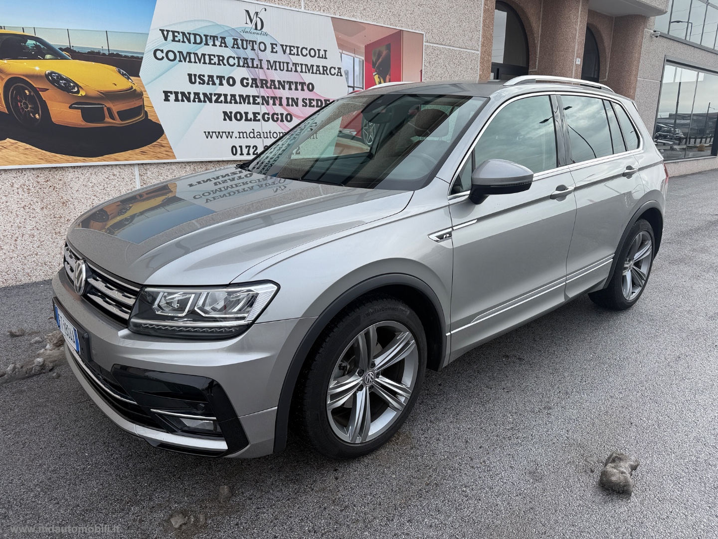 VOLKSWAGEN Tiguan