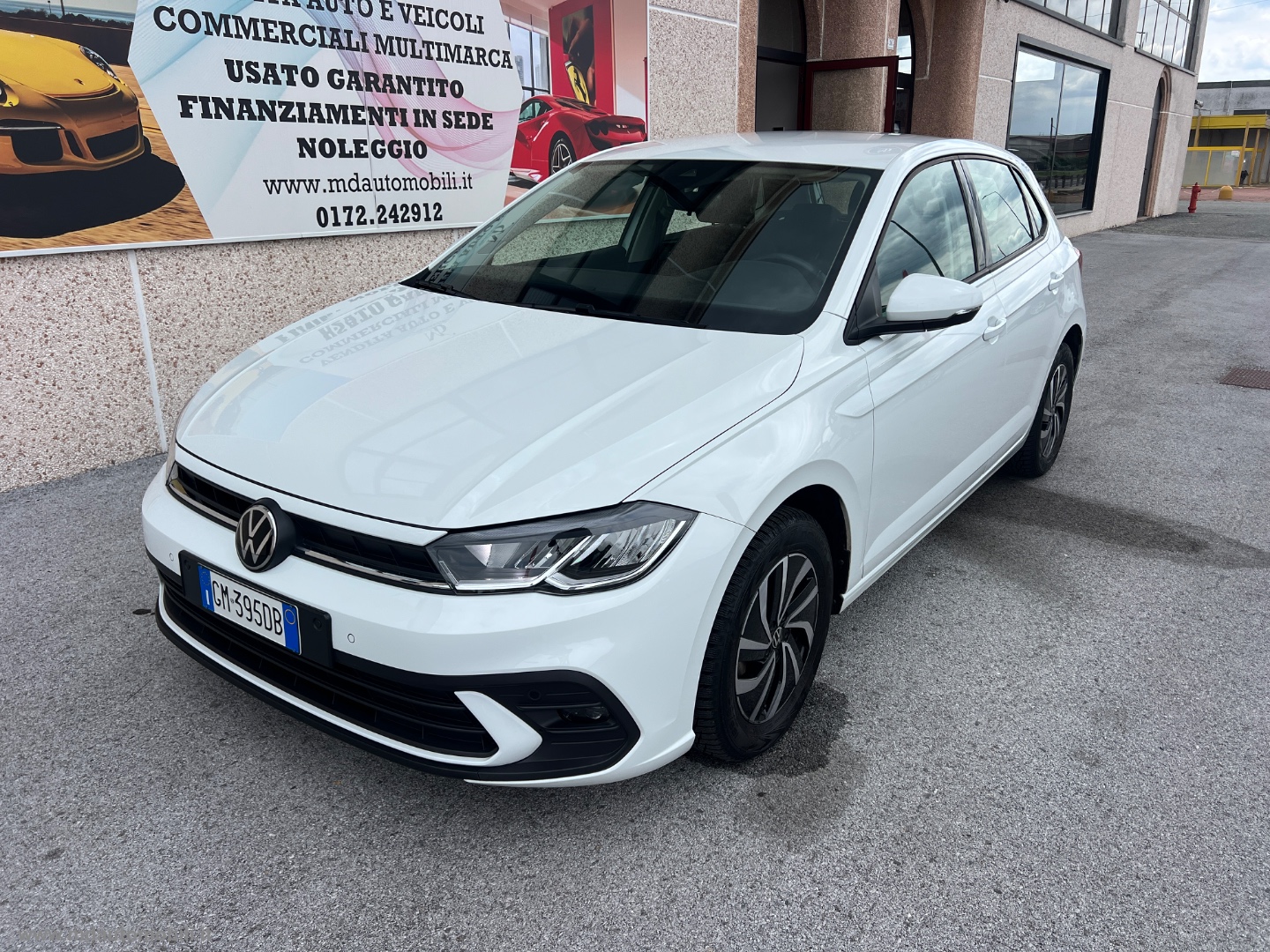 VOLKSWAGEN Polo