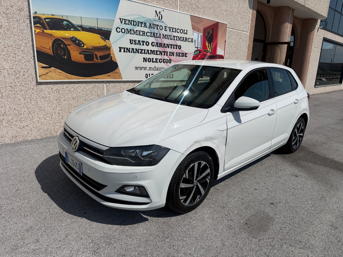 VOLKSWAGEN Polo