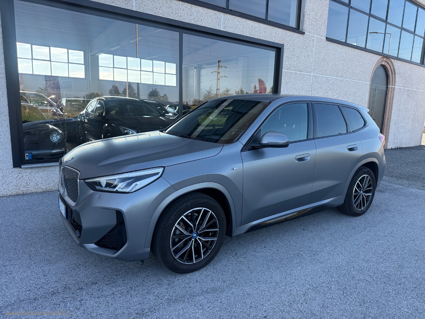 BMW iX1