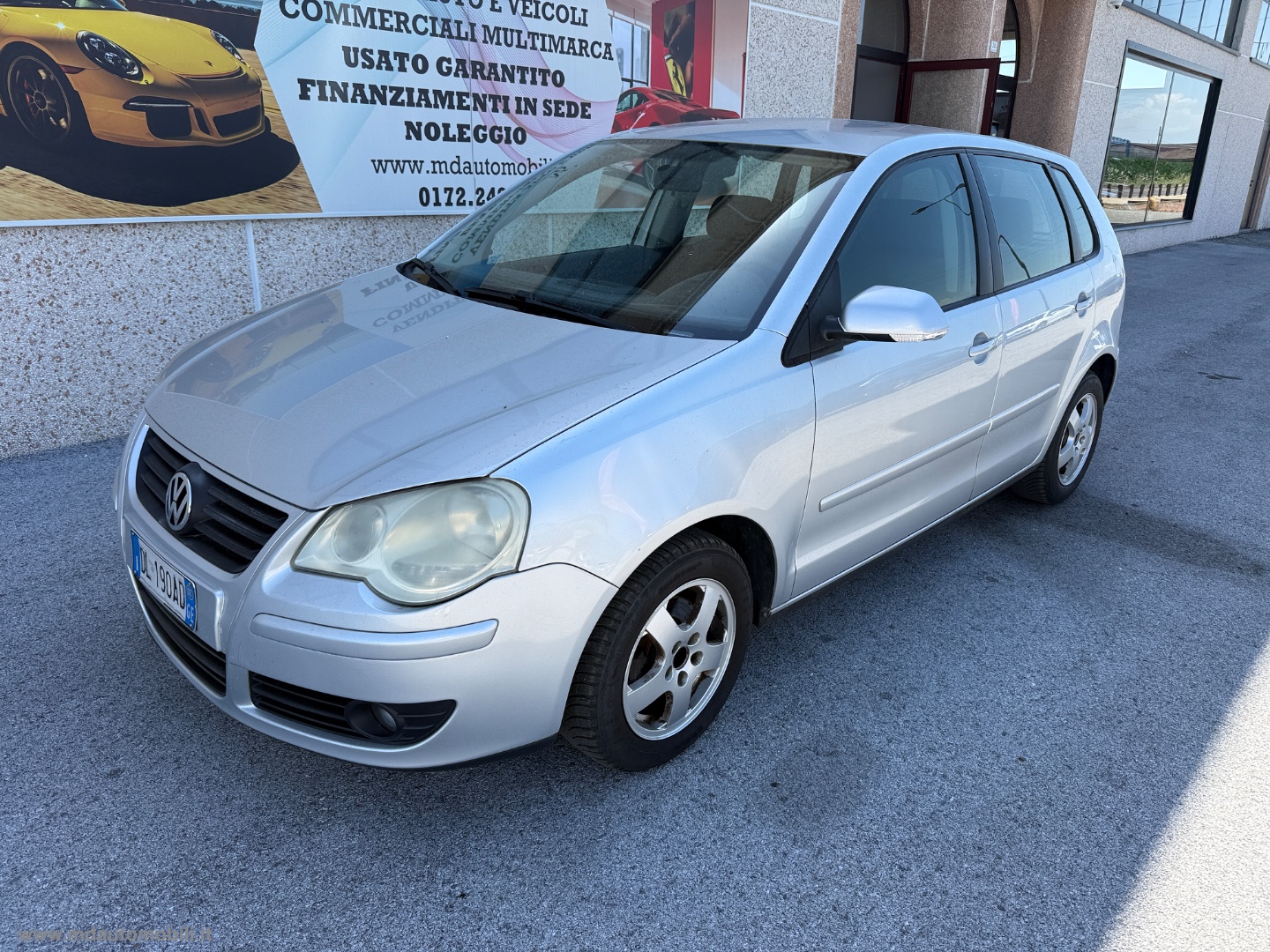 VOLKSWAGEN Polo