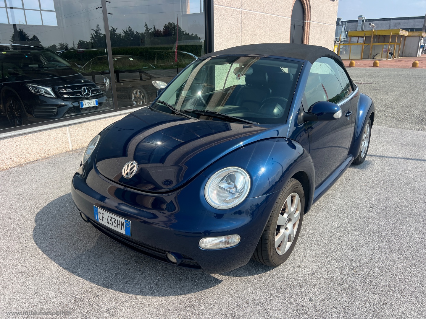 VOLKSWAGEN New Beetle