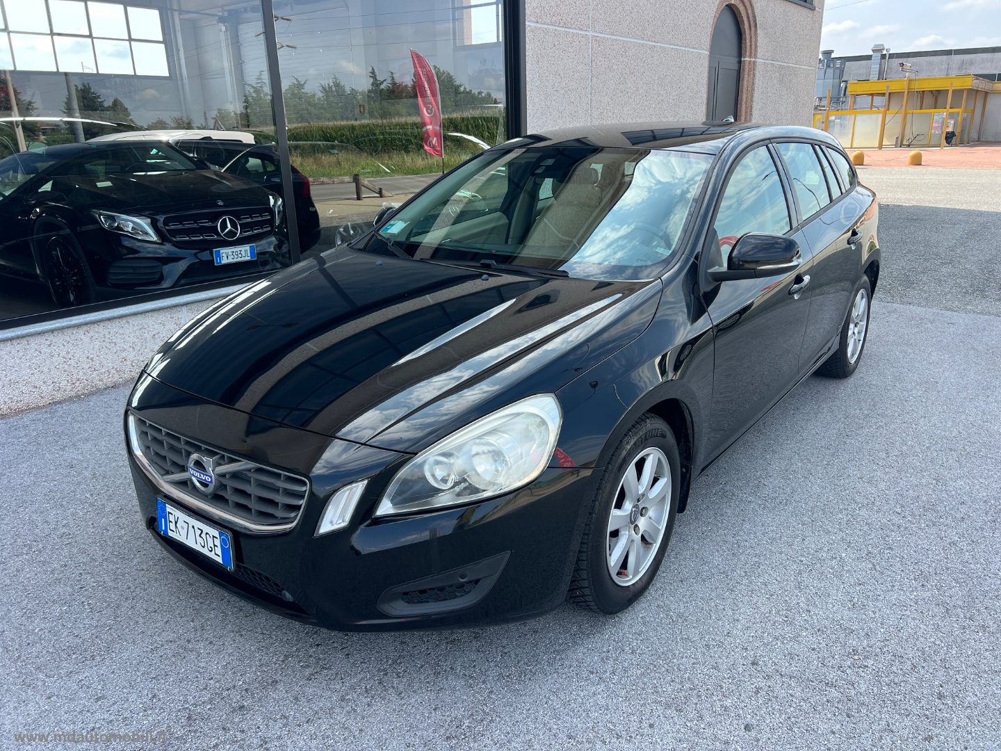 VOLVO V60 D2 1.6 Momentum SOLO KM.123000                                         