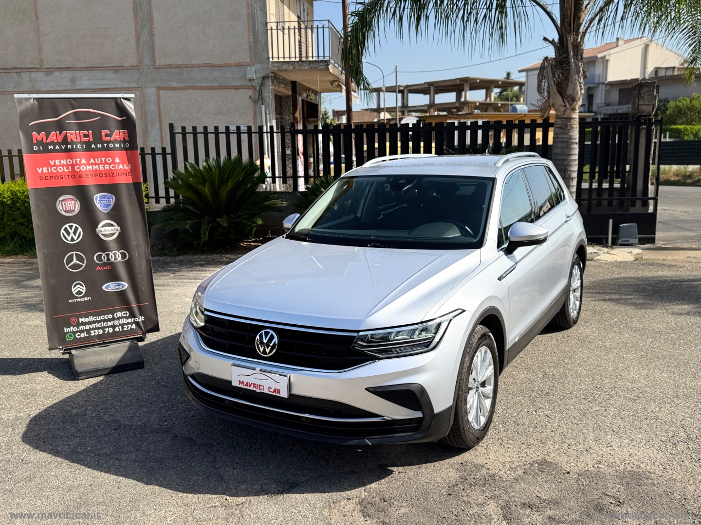 VOLKSWAGEN Tiguan
