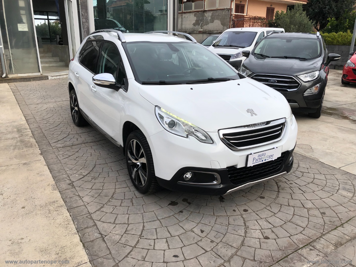 PEUGEOT 2008
