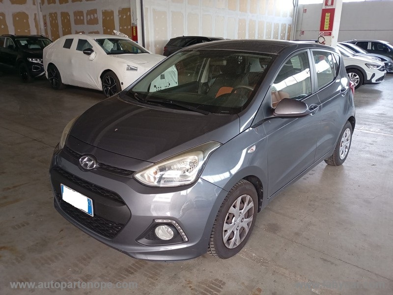 HYUNDAI i10