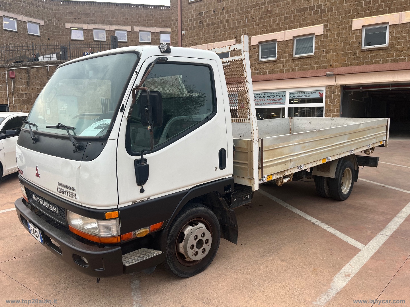 MITSUBISHI TRUCKS 