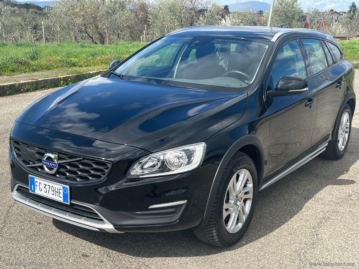 V60 Cross Country D3 Geartronic Business                                                        