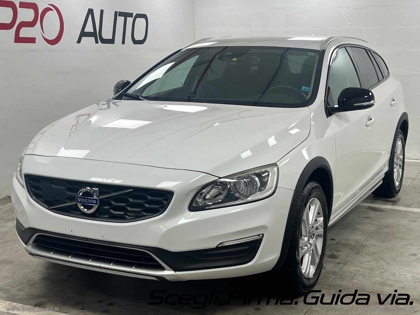 VOLVO V60 Cross Country