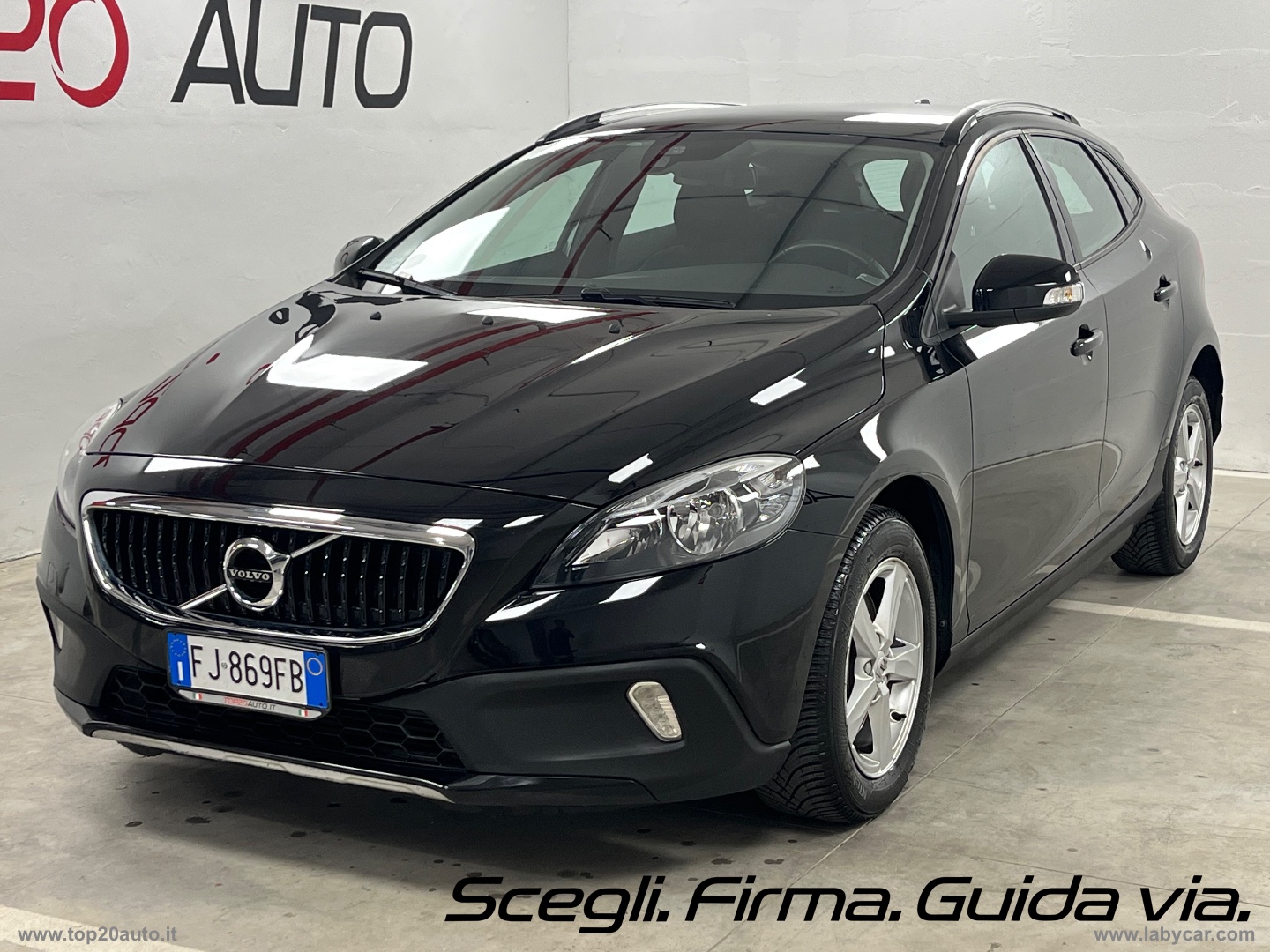VOLVO V40 Cross Country