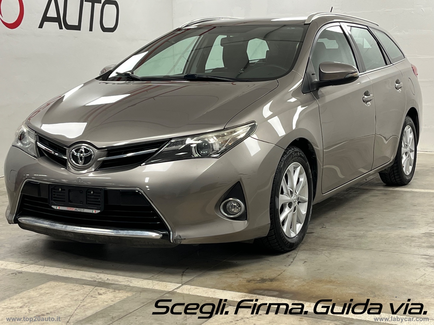 TOYOTA Auris