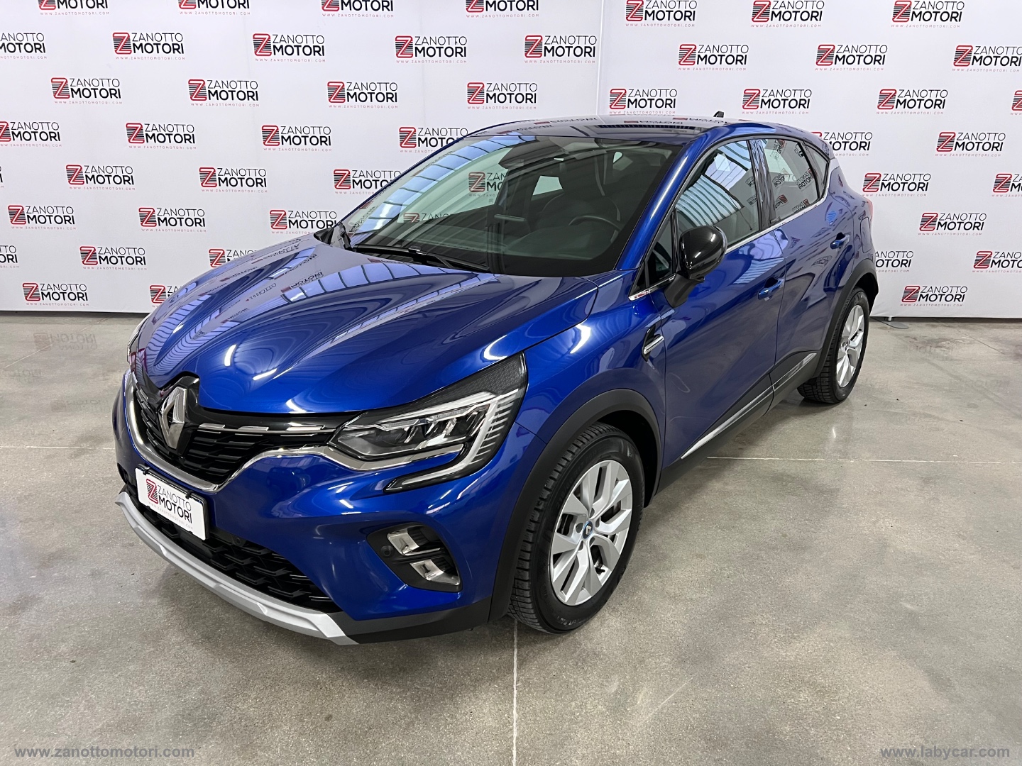 Captur Plug-in Hybrid E-Tech 160 CV Int. IVA ESPOSTA                                            