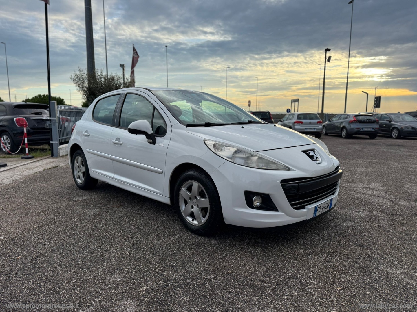 PEUGEOT 207