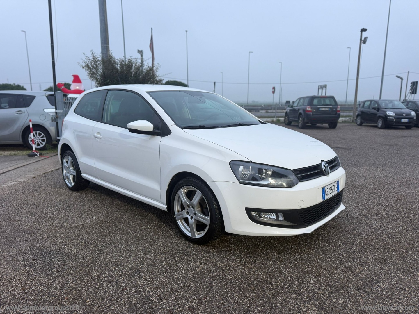 VOLKSWAGEN Polo