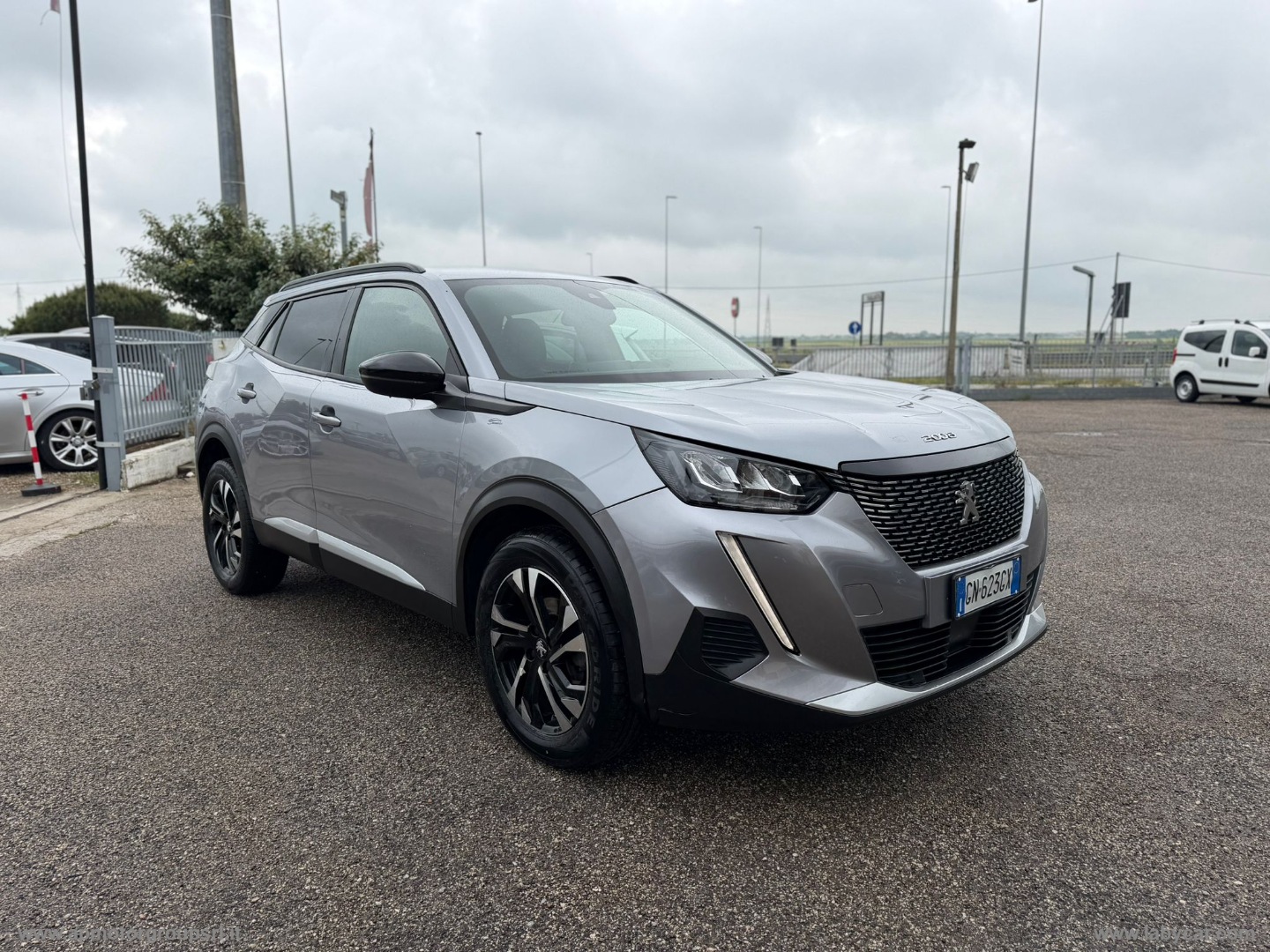 PEUGEOT 2008
