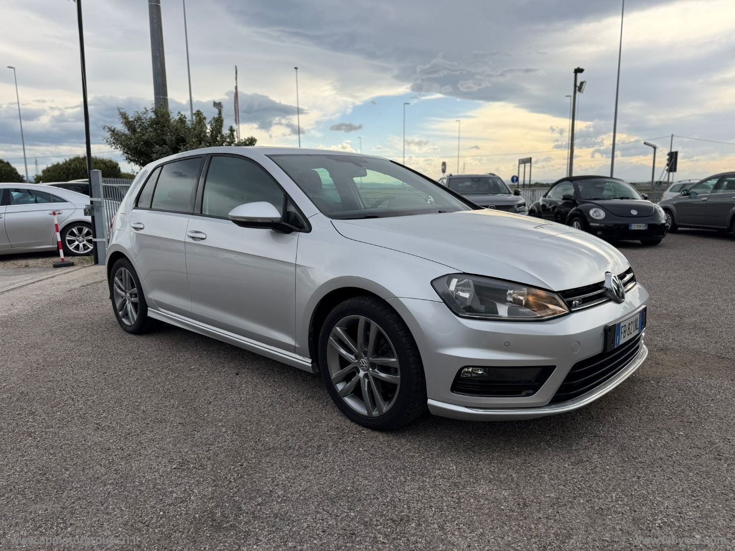VOLKSWAGEN Golf
