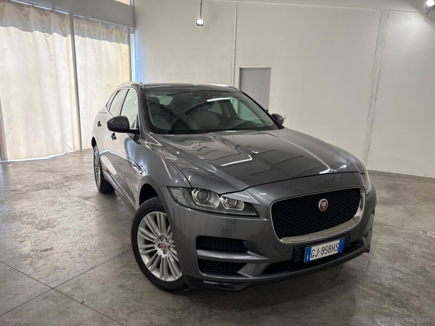 JAGUAR F-Pace