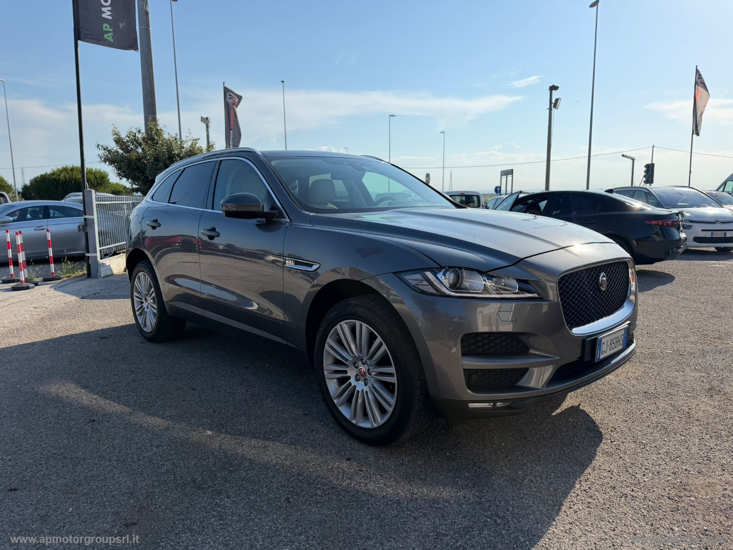 JAGUAR F-Pace