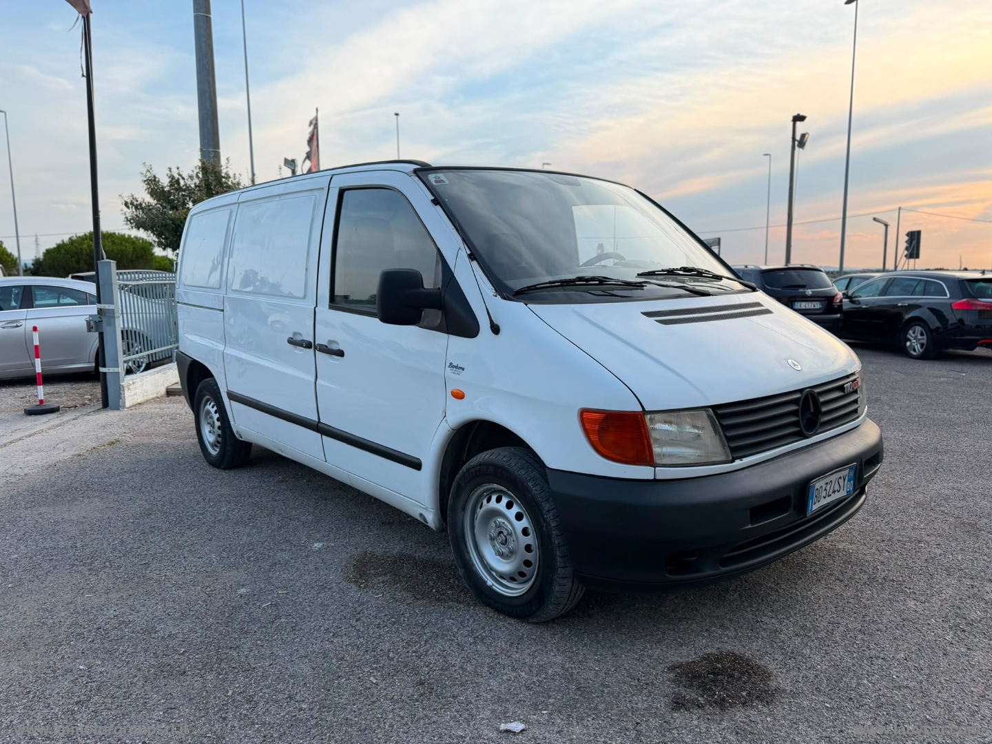 MERCEDES-BENZ Vito