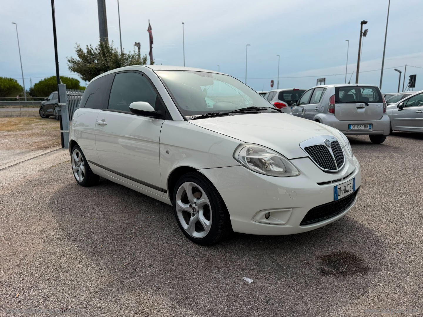 LANCIA Ypsilon