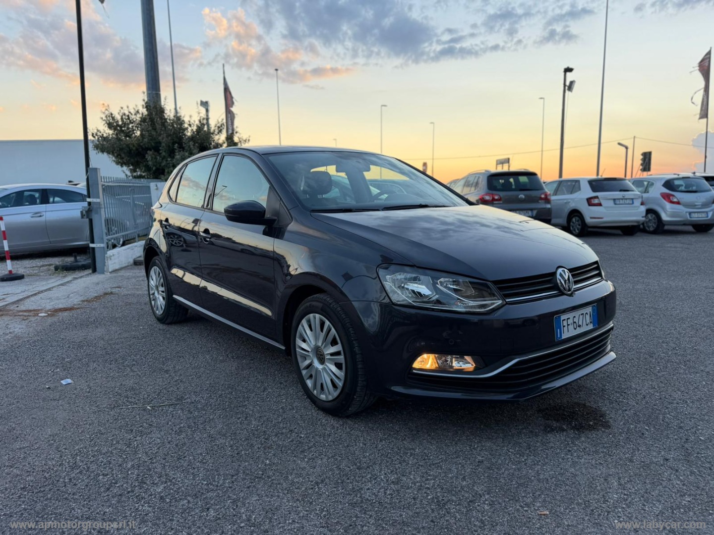 VOLKSWAGEN Polo