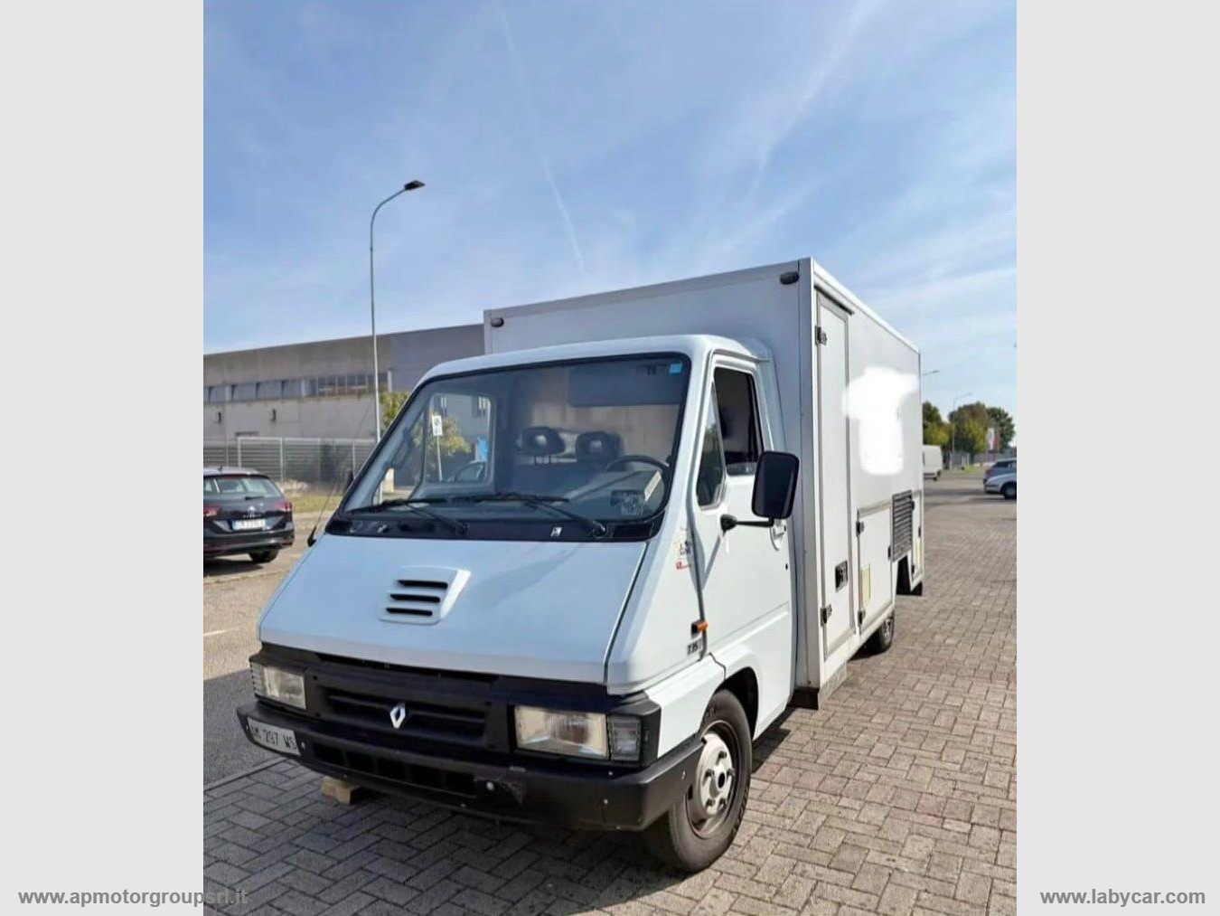 RENAULT 