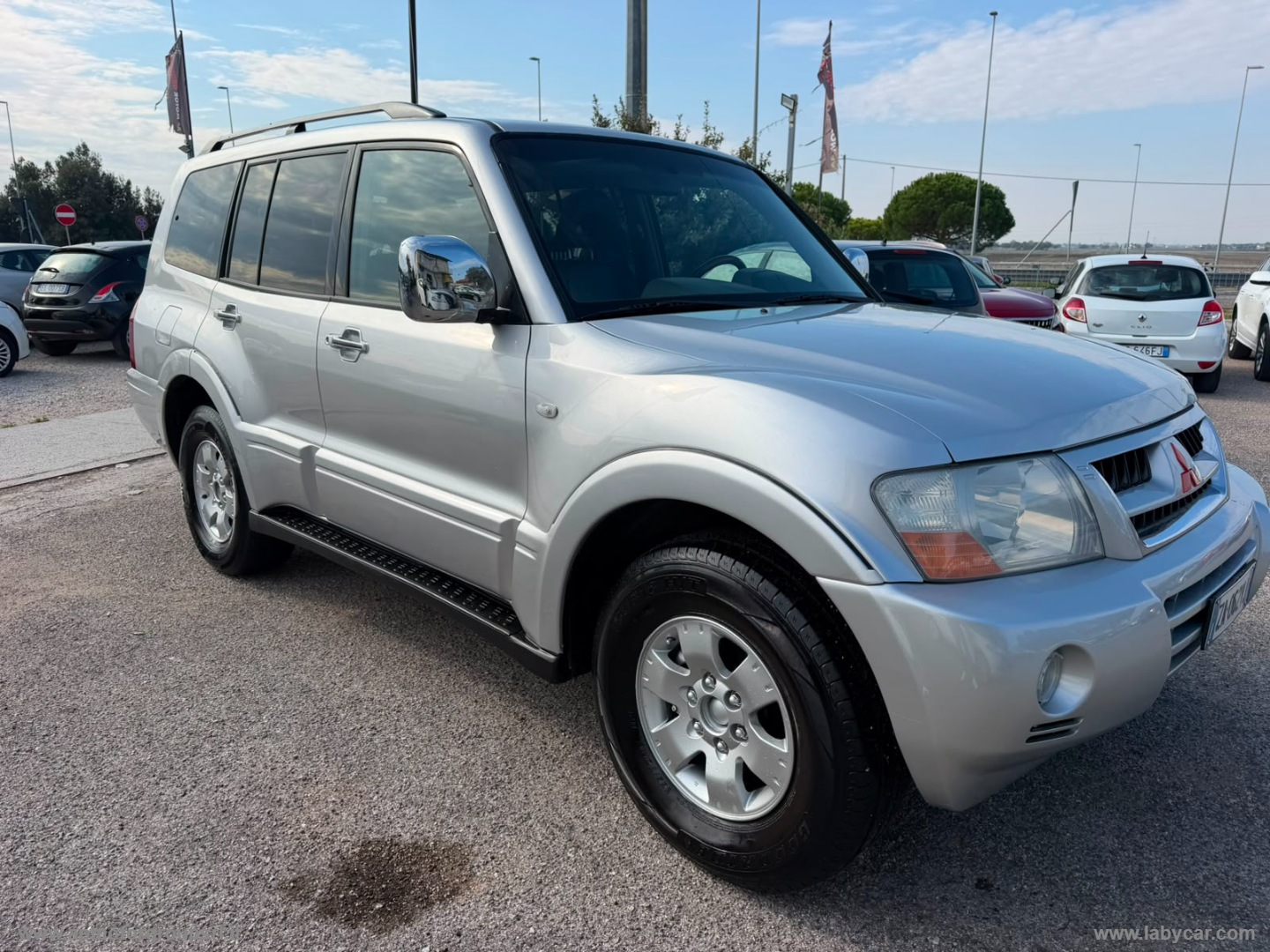 MITSUBISHI Pajero