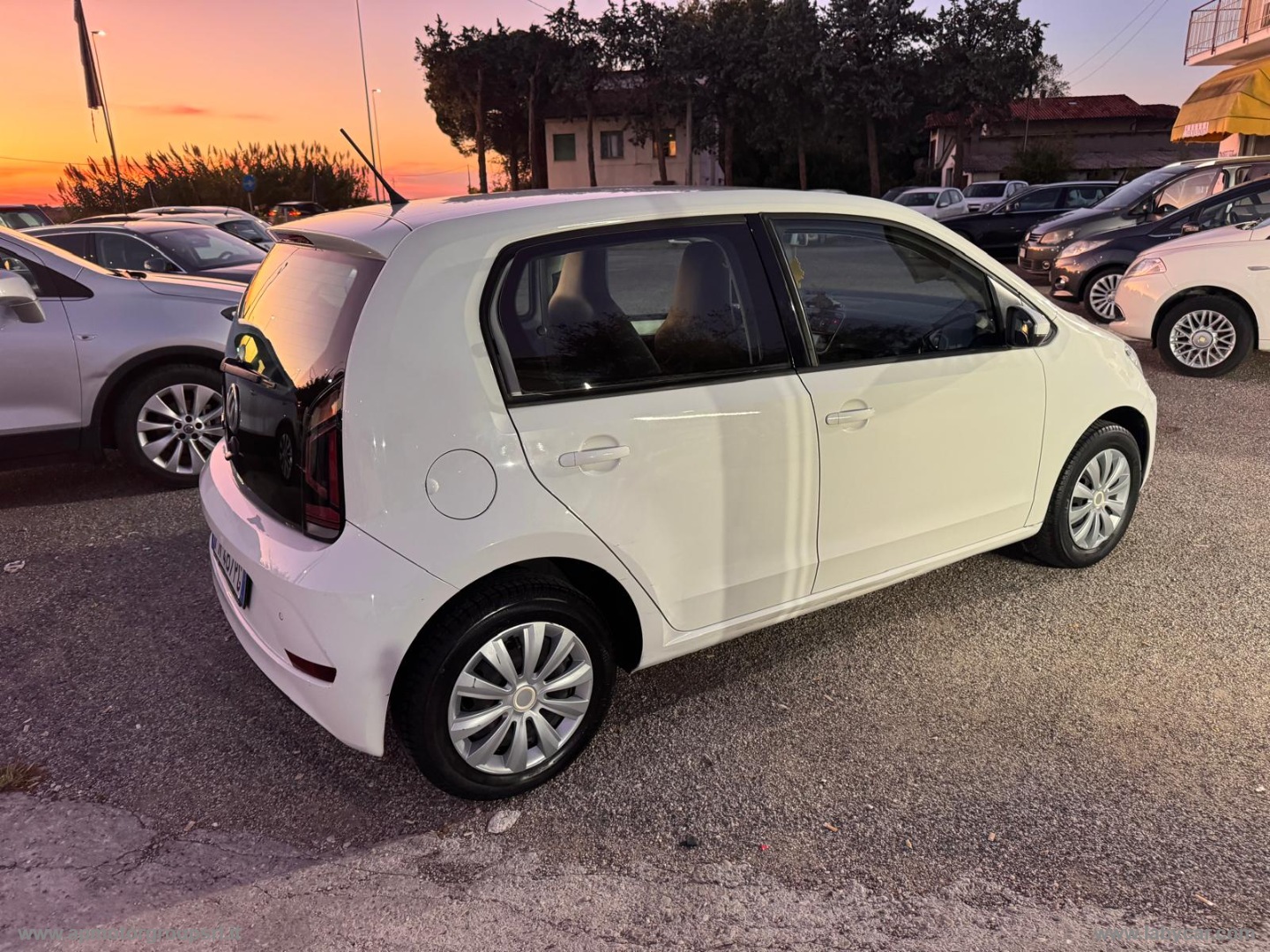 VOLKSWAGEN up!