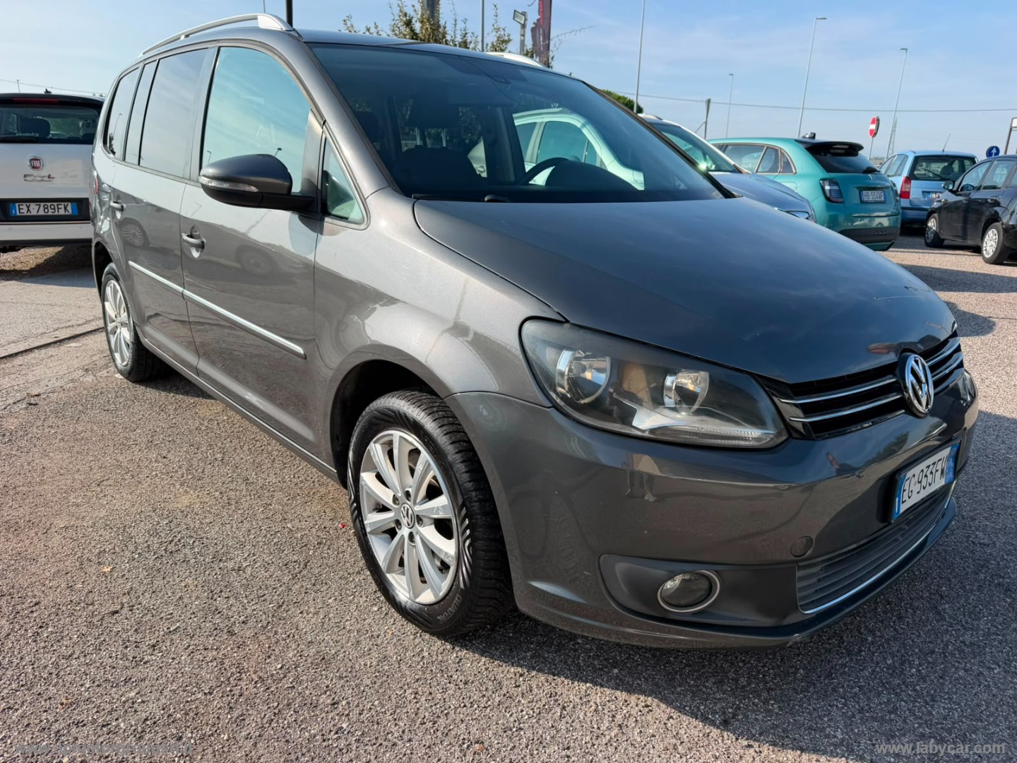 VOLKSWAGEN Touran