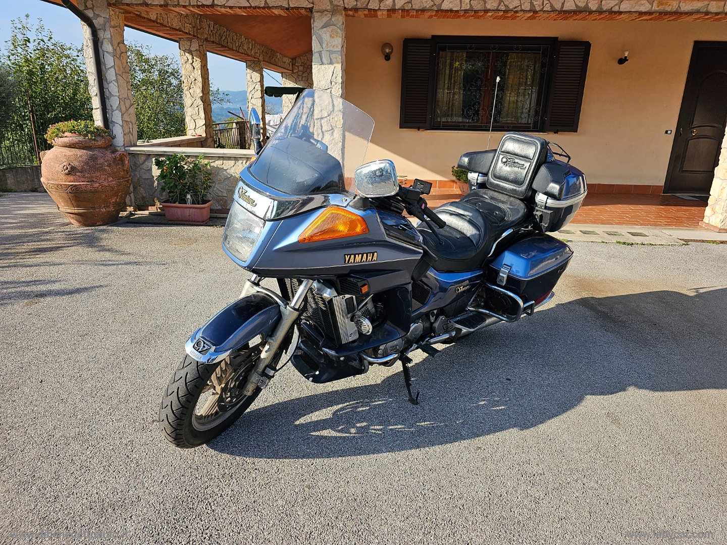 YAMAHA 