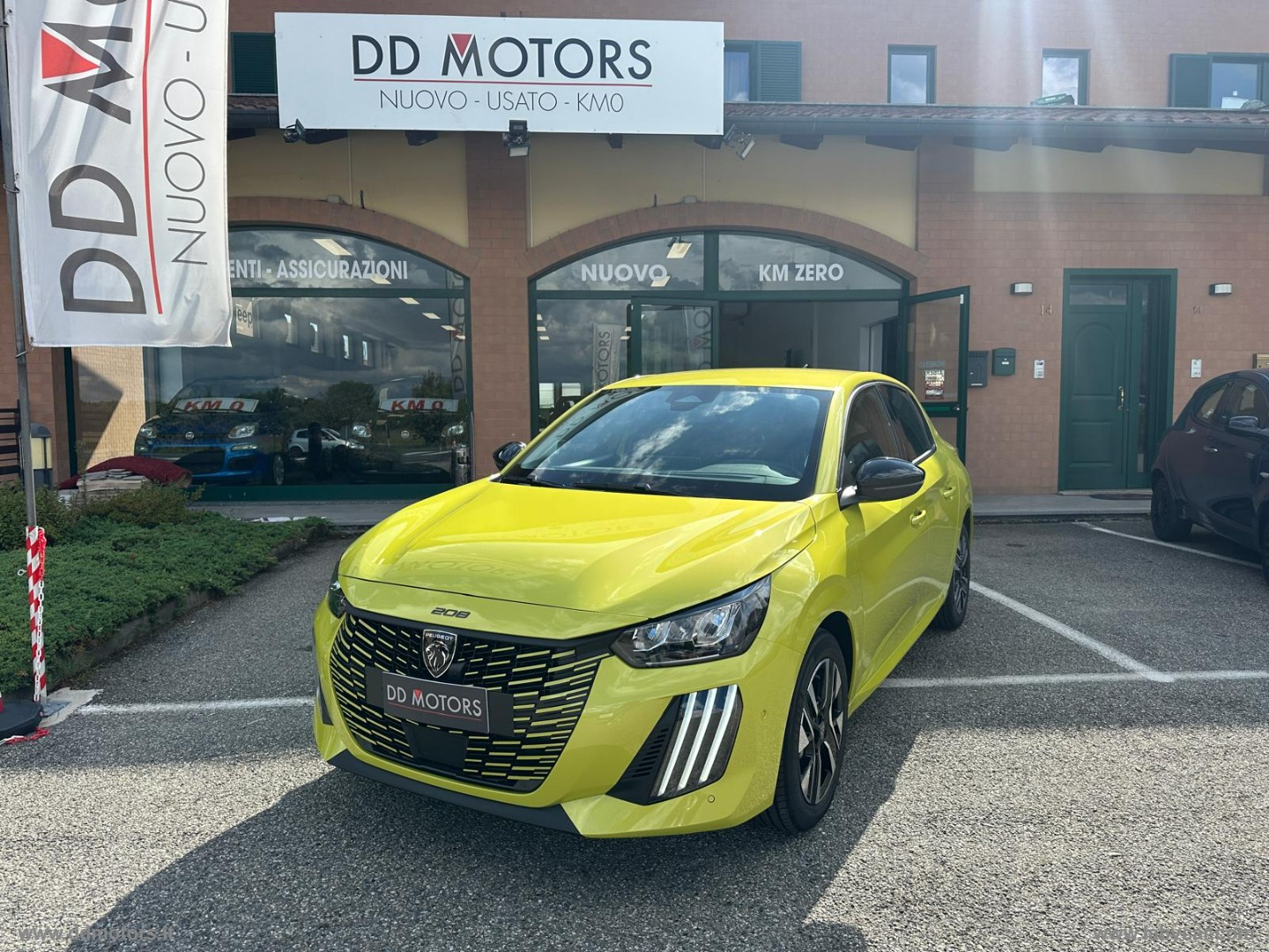PEUGEOT 208