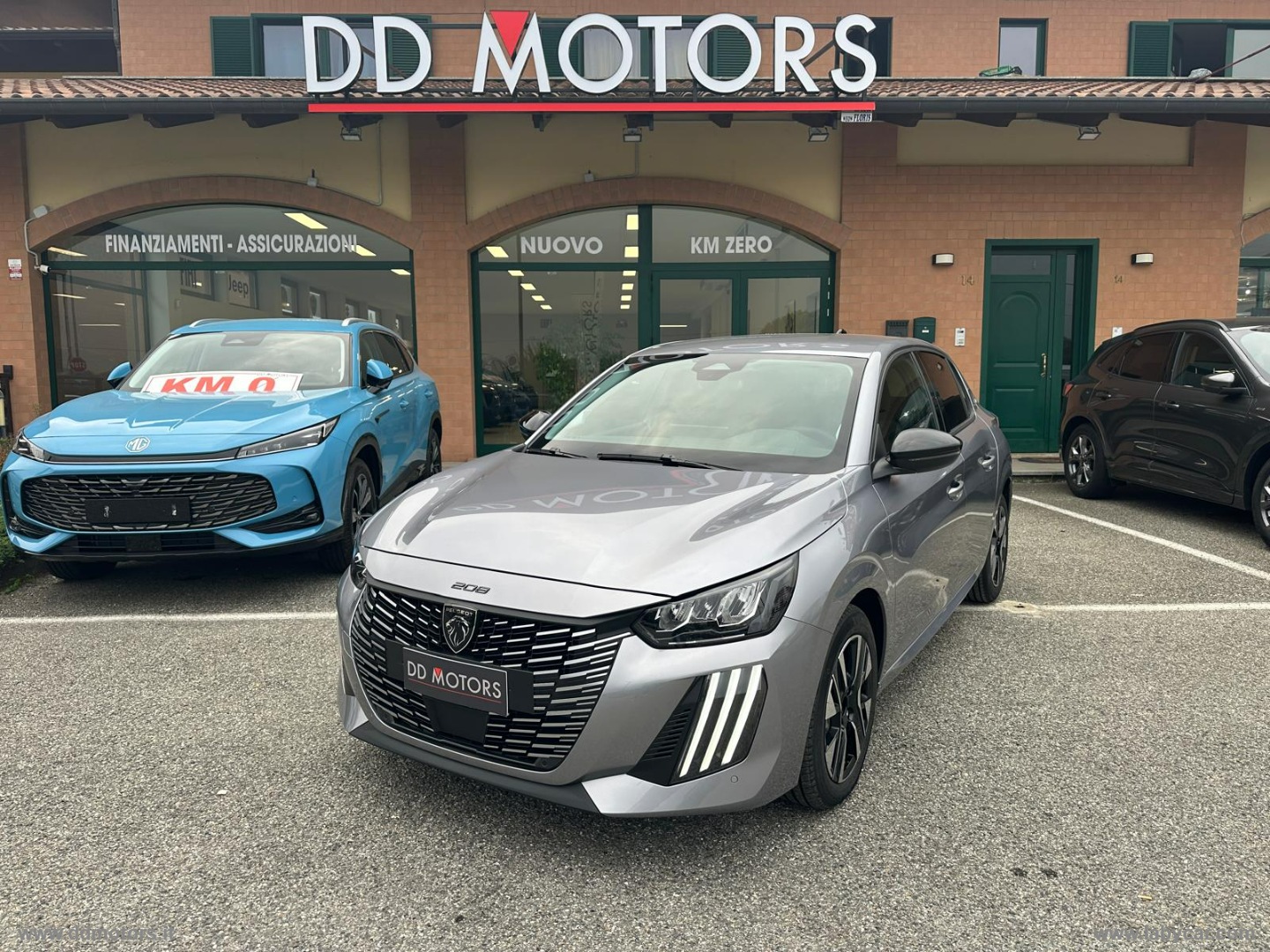 PEUGEOT 208