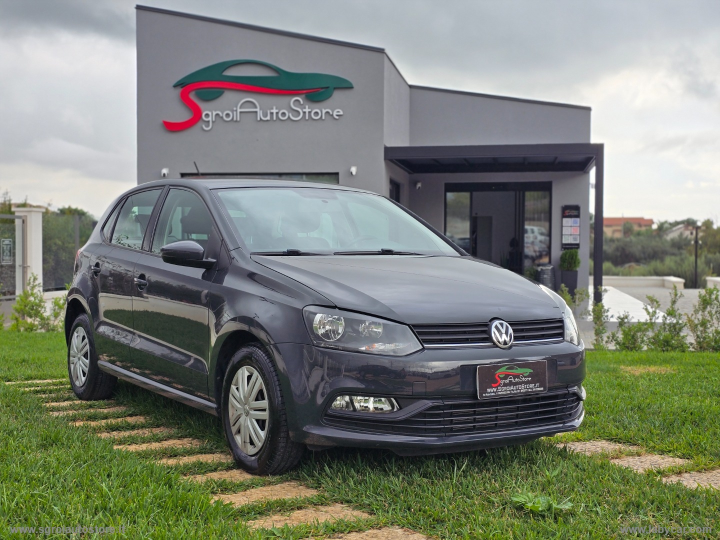 VOLKSWAGEN Polo