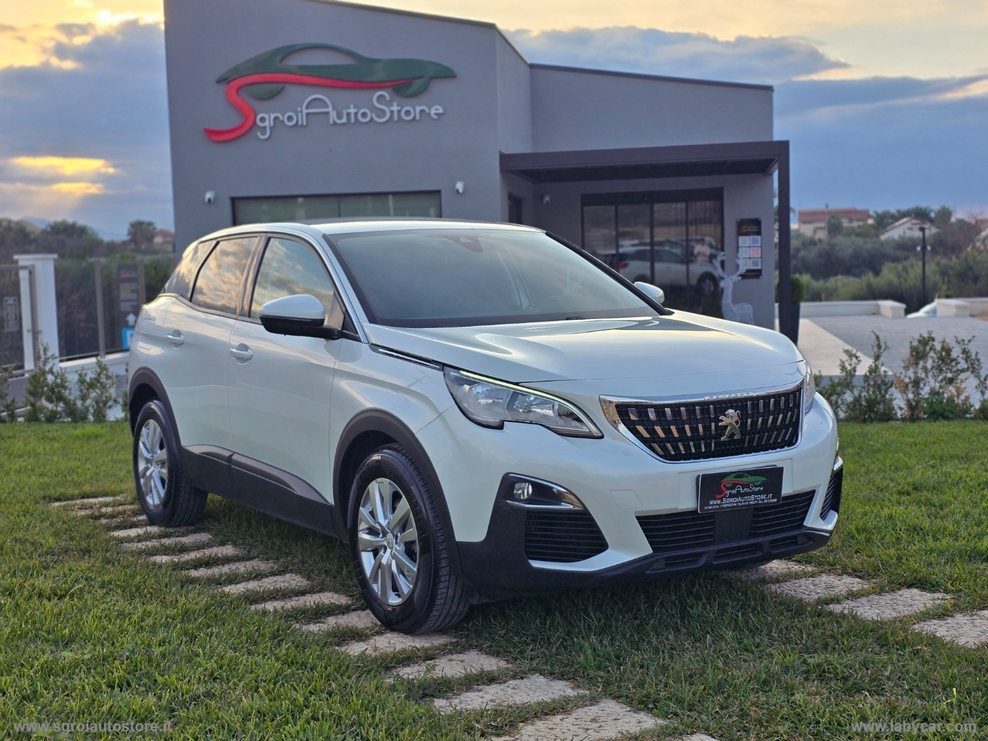 PEUGEOT 3008