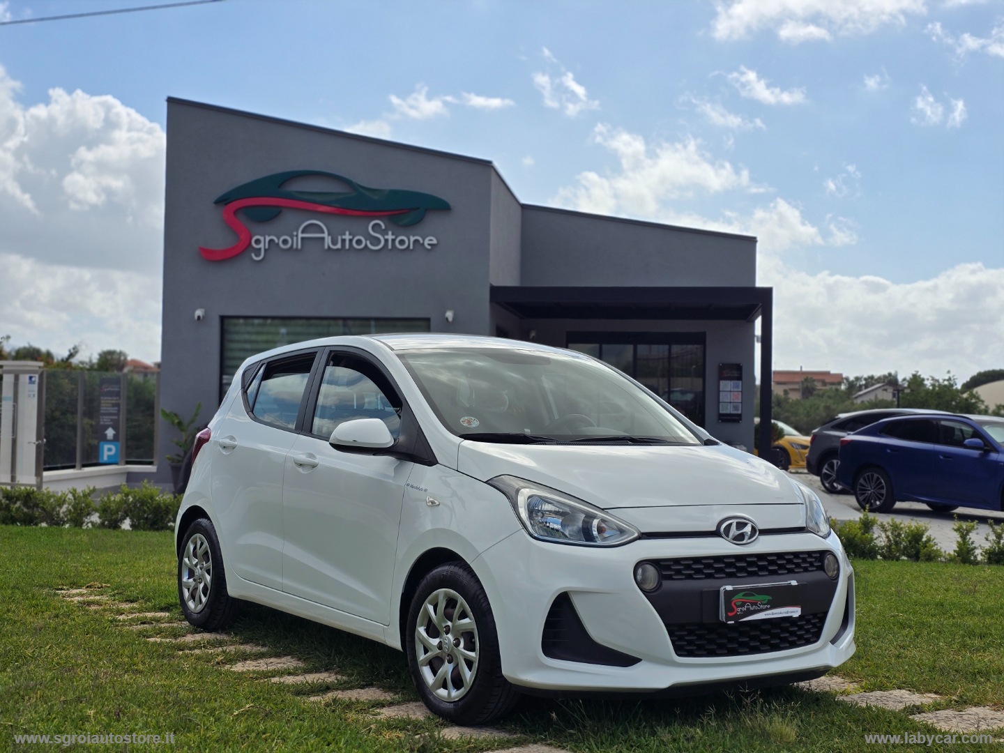HYUNDAI i10