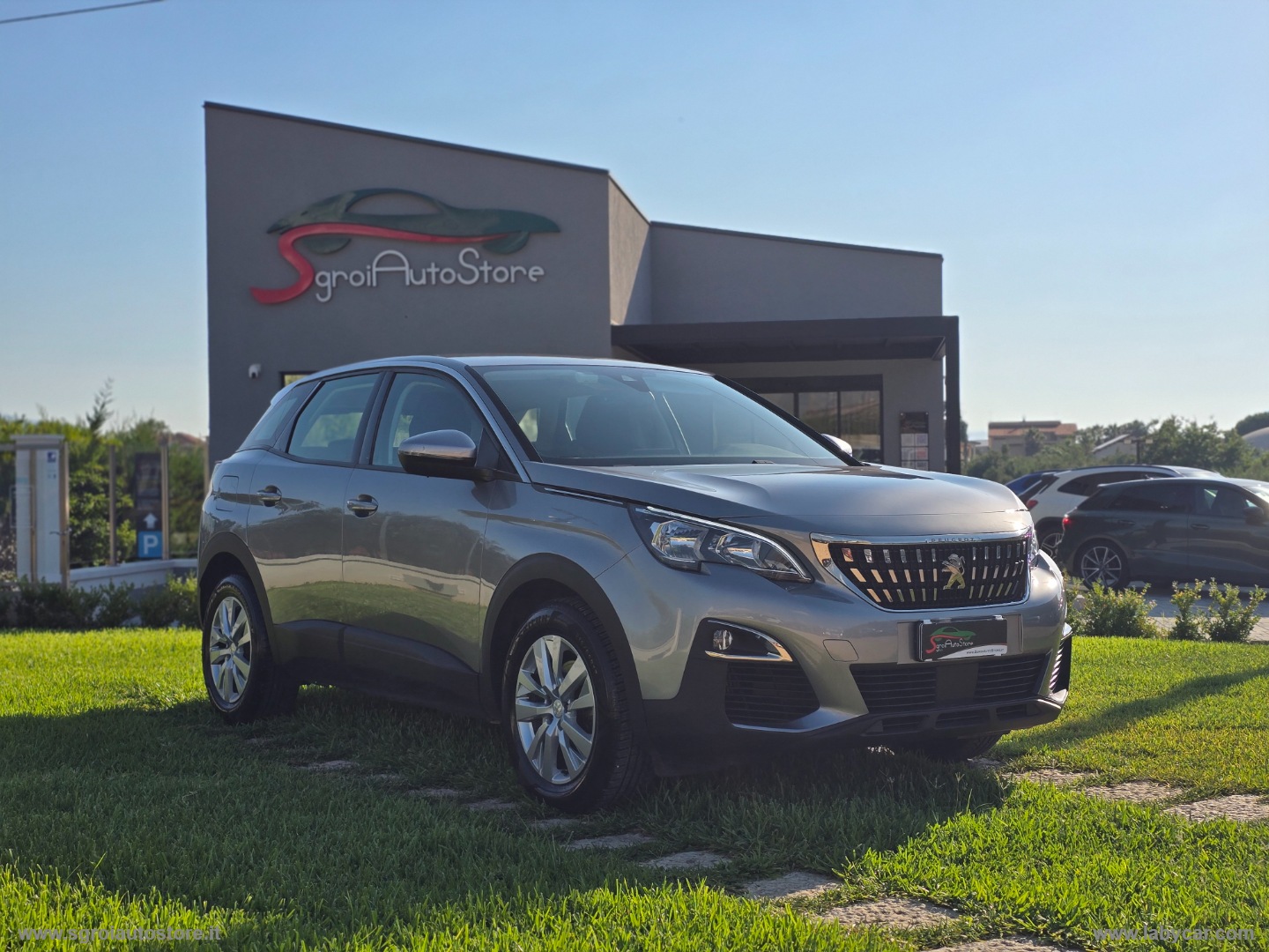 PEUGEOT 3008