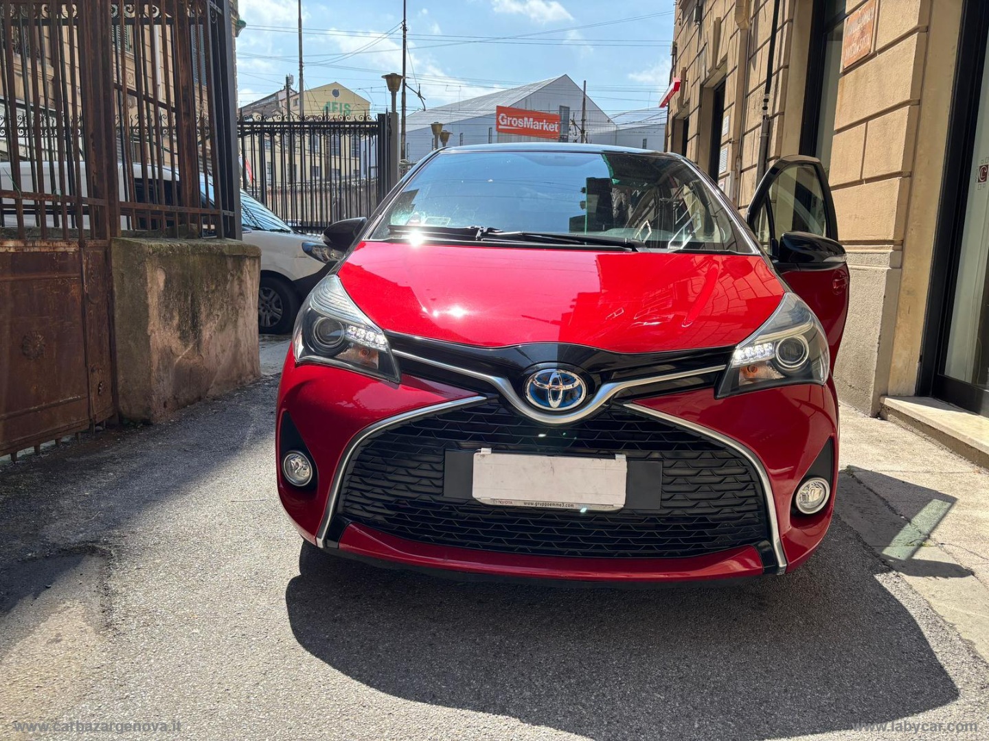TOYOTA Yaris