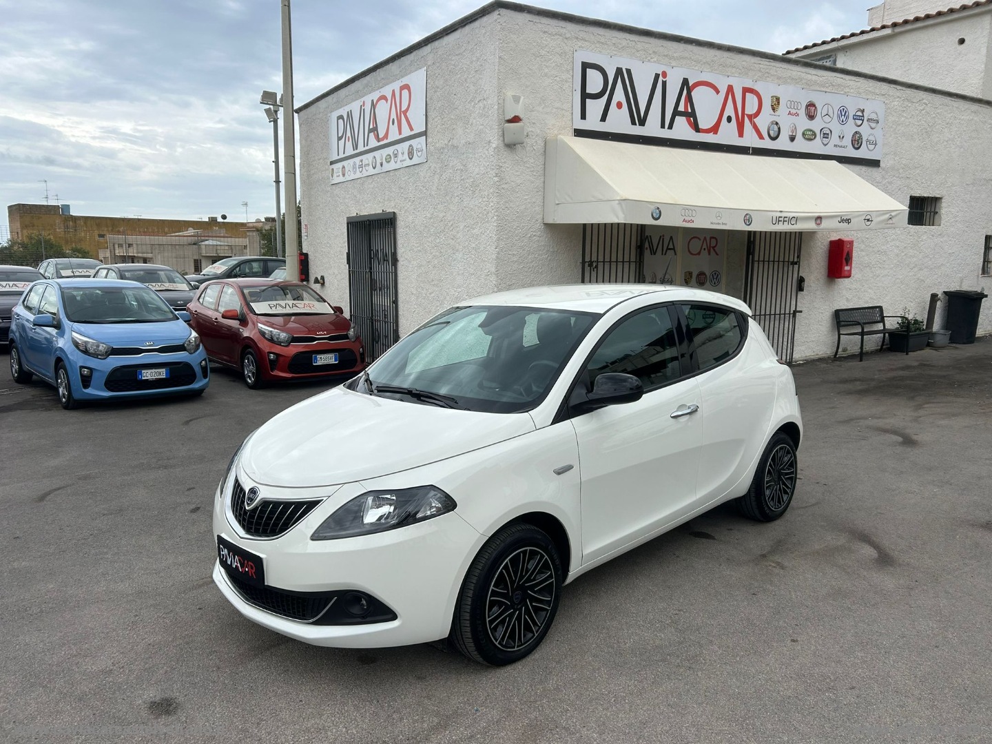 Ypsilon 1.0 FireFly 5p.S&S Hybrid Silver                                                        