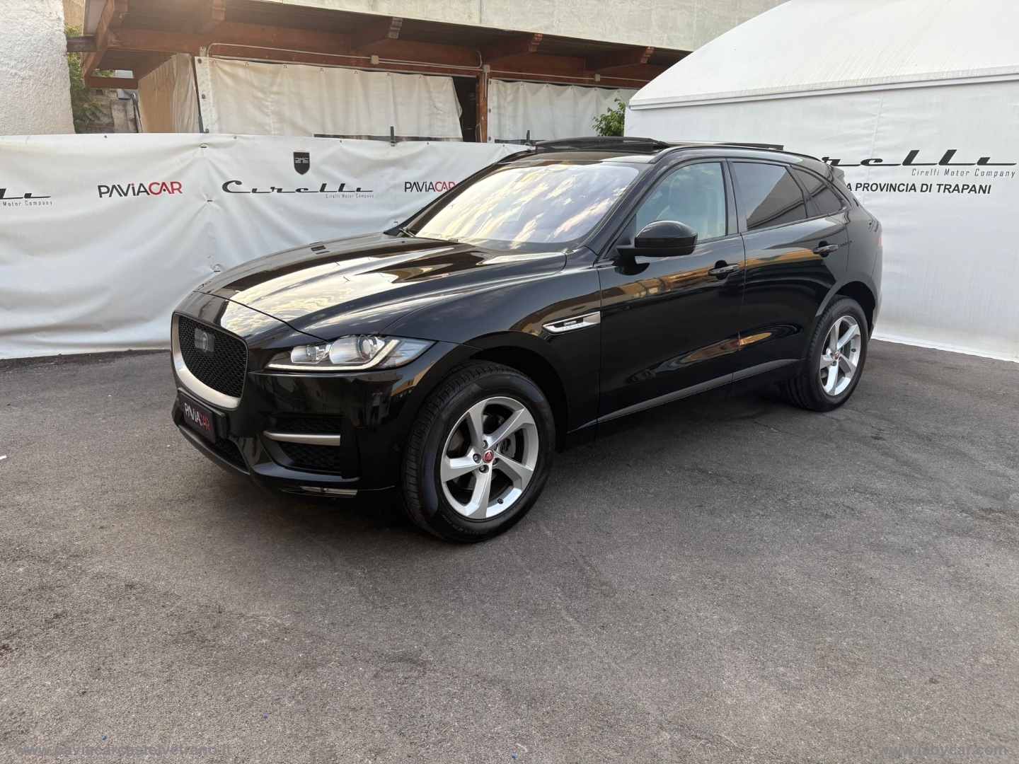 JAGUAR F-Pace