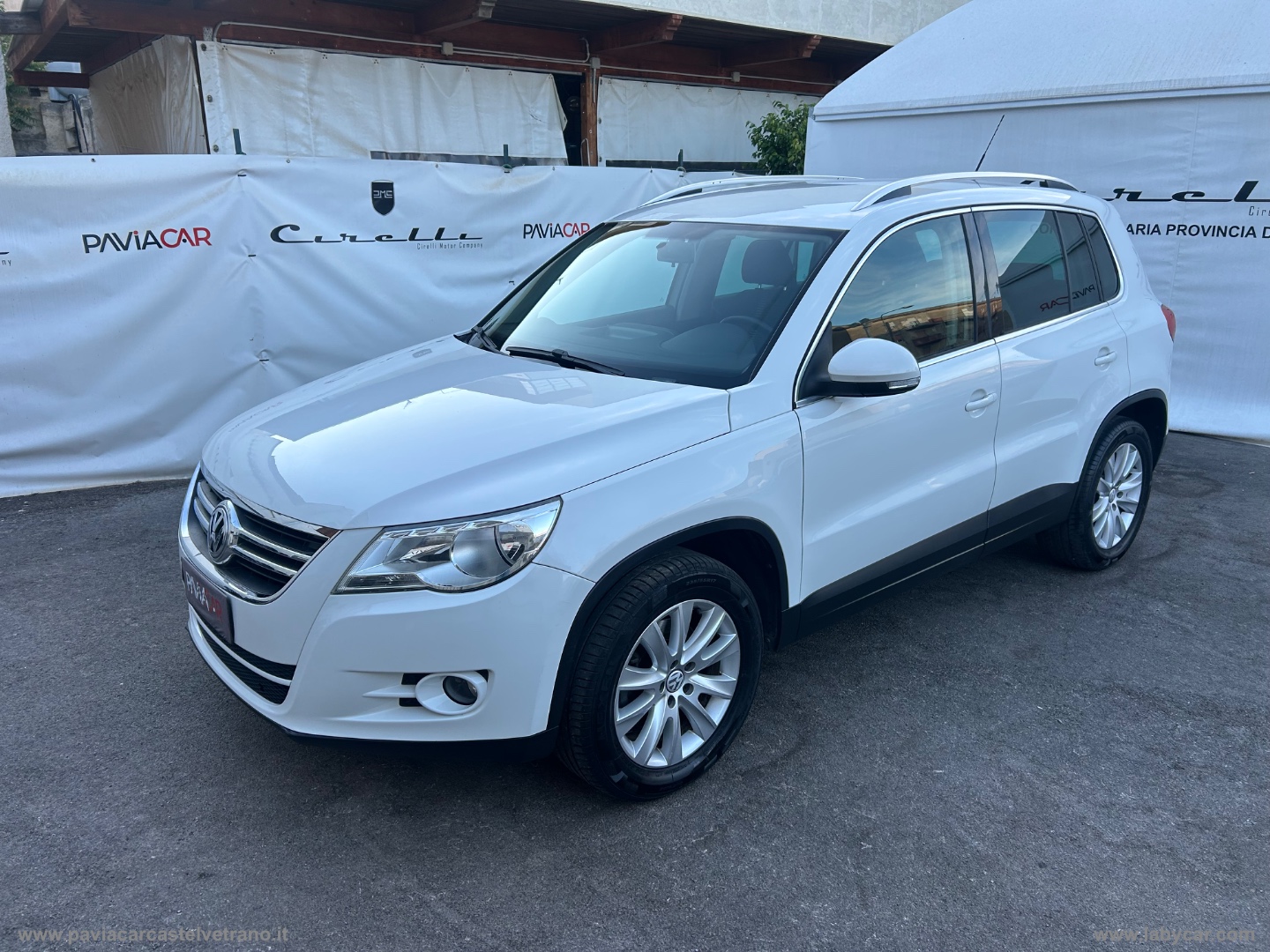 VOLKSWAGEN Tiguan