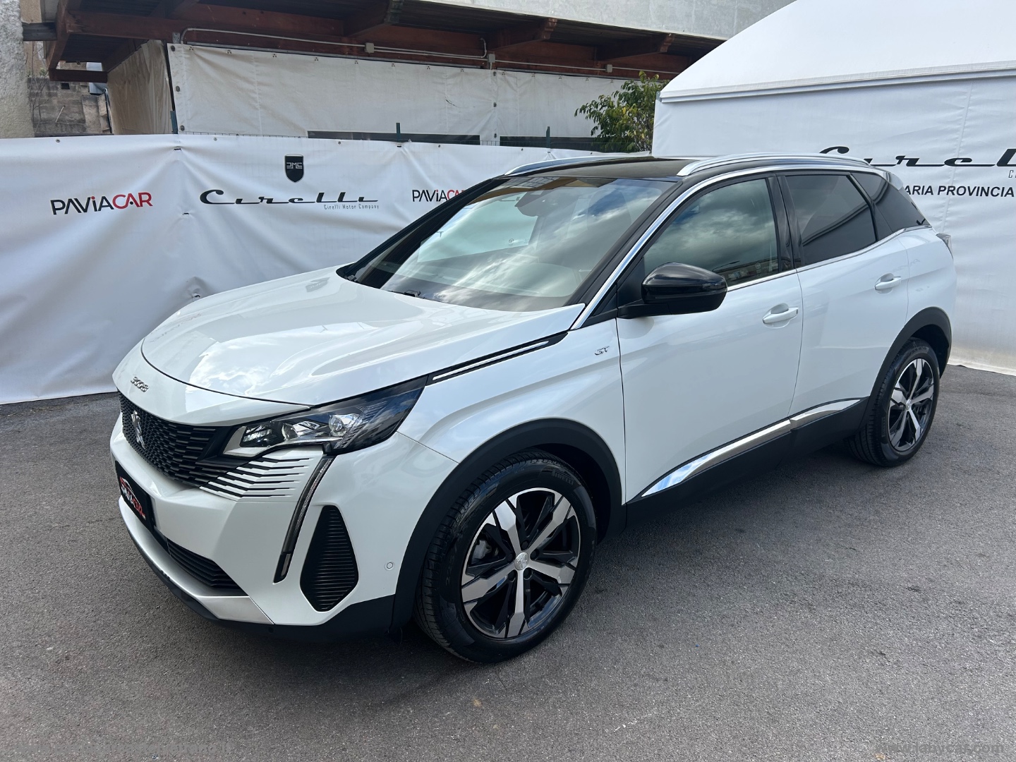 PEUGEOT 3008