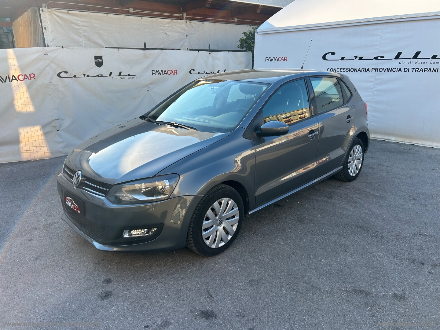 VOLKSWAGEN Polo