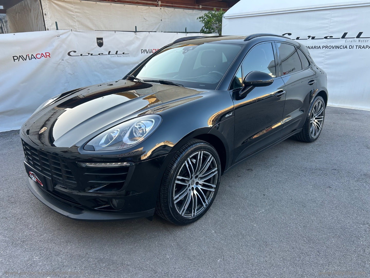 PORSCHE Macan