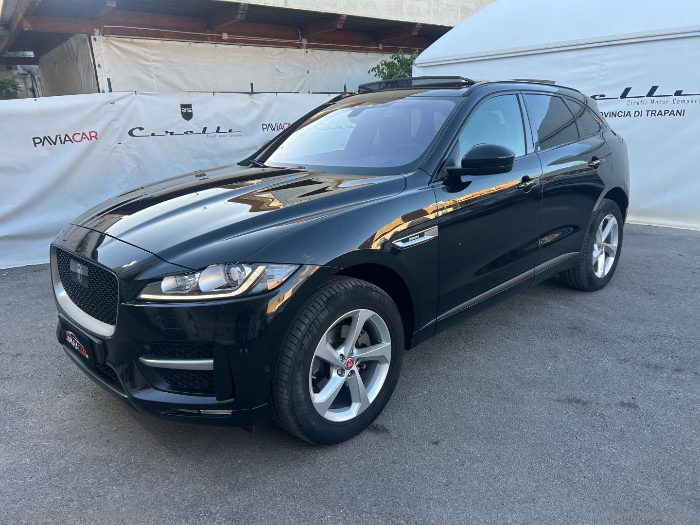 JAGUAR F-Pace