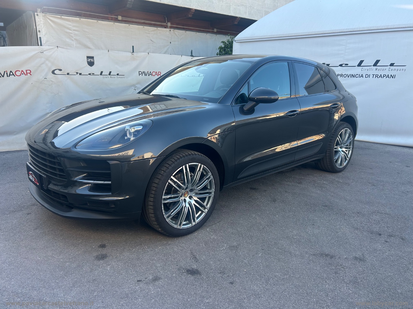 PORSCHE Macan