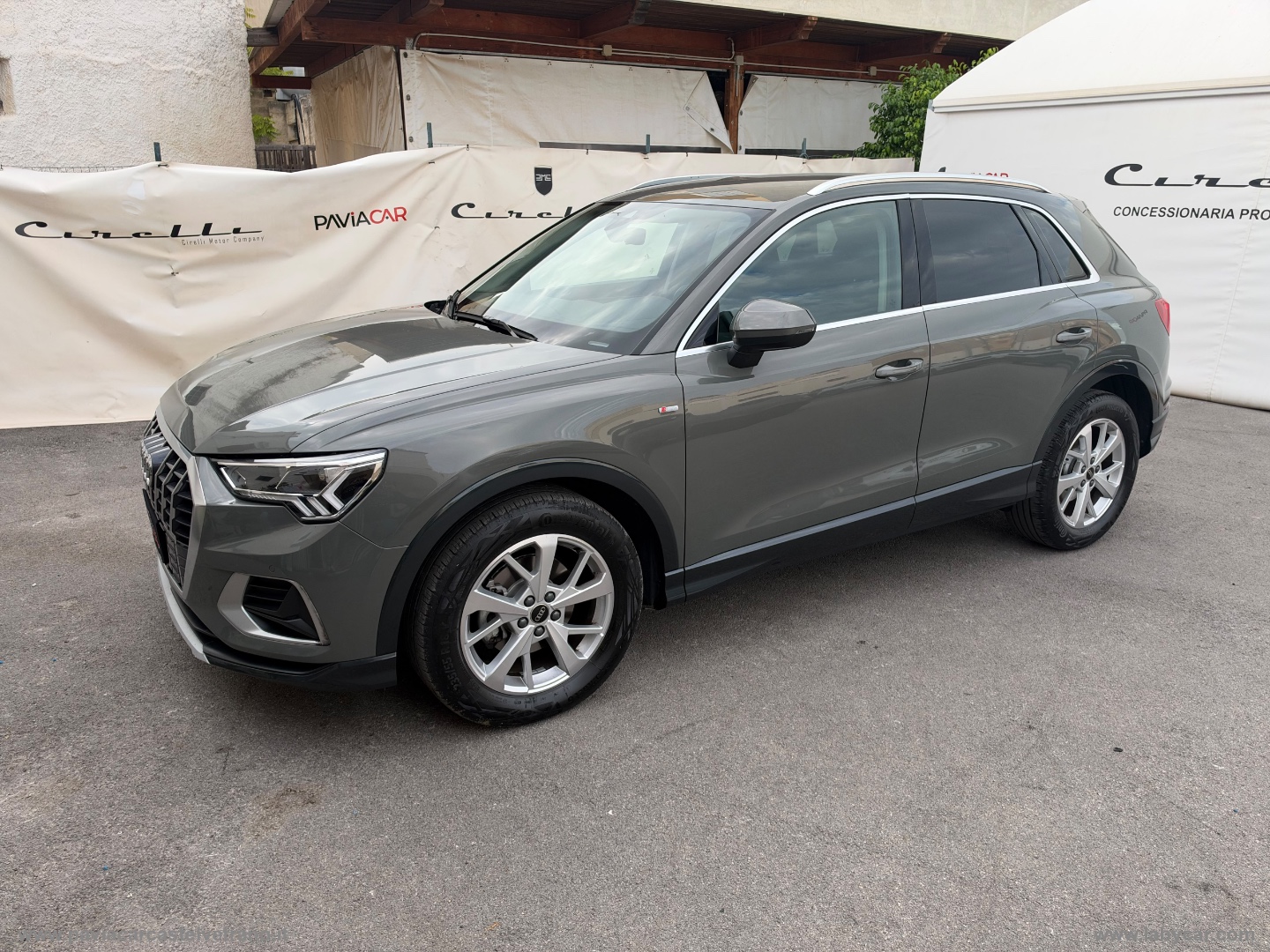 AUDI Q3