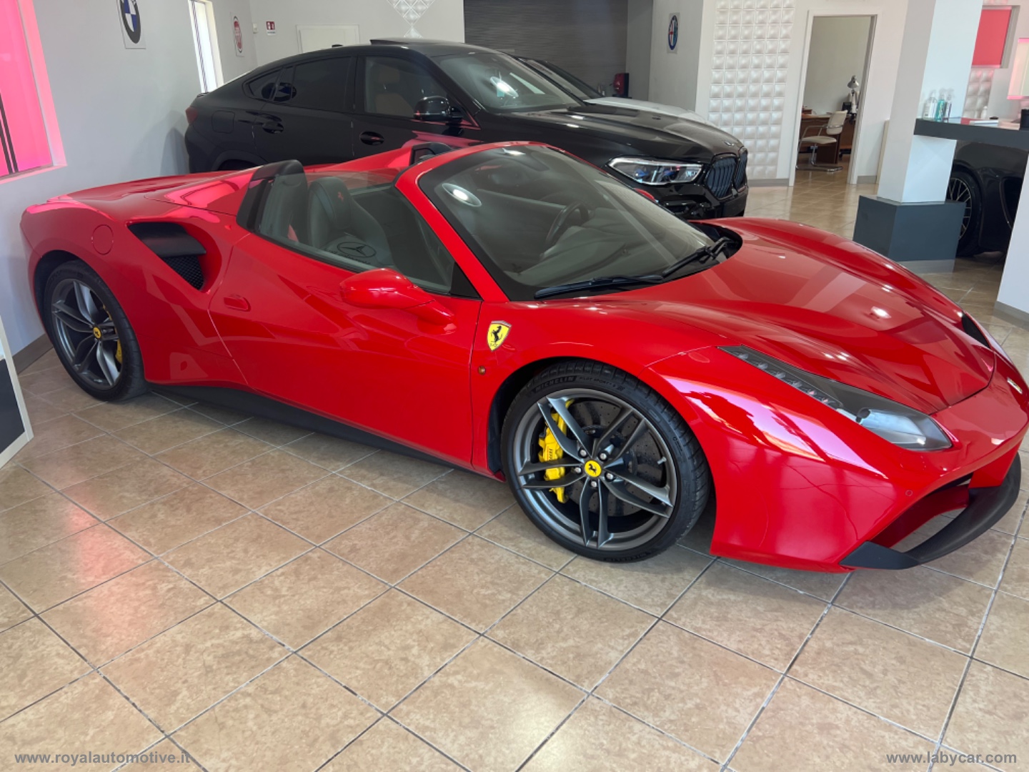 FERRARI 488