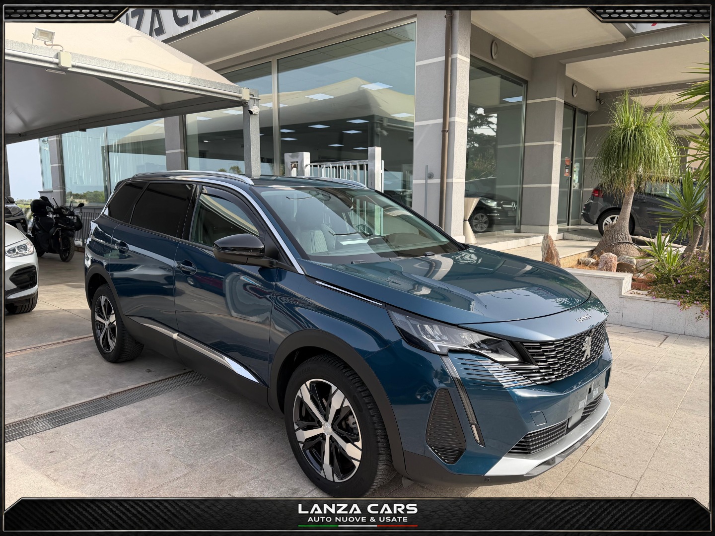 PEUGEOT 5008