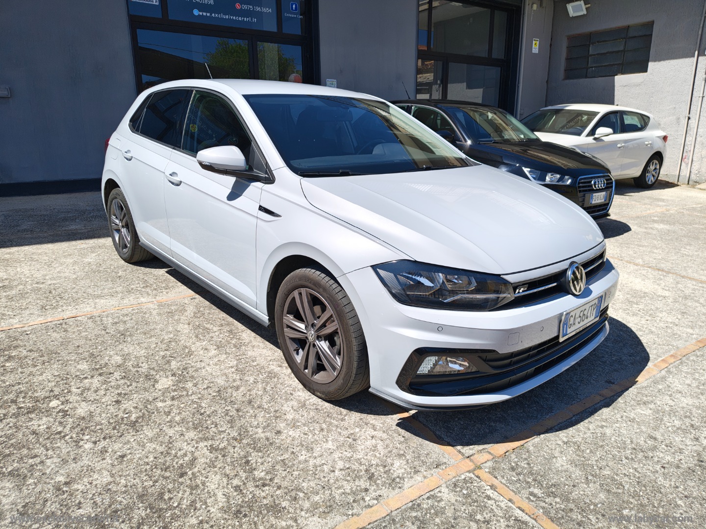 VOLKSWAGEN Polo