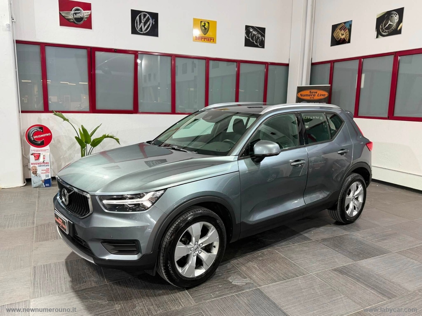 VOLVO XC40